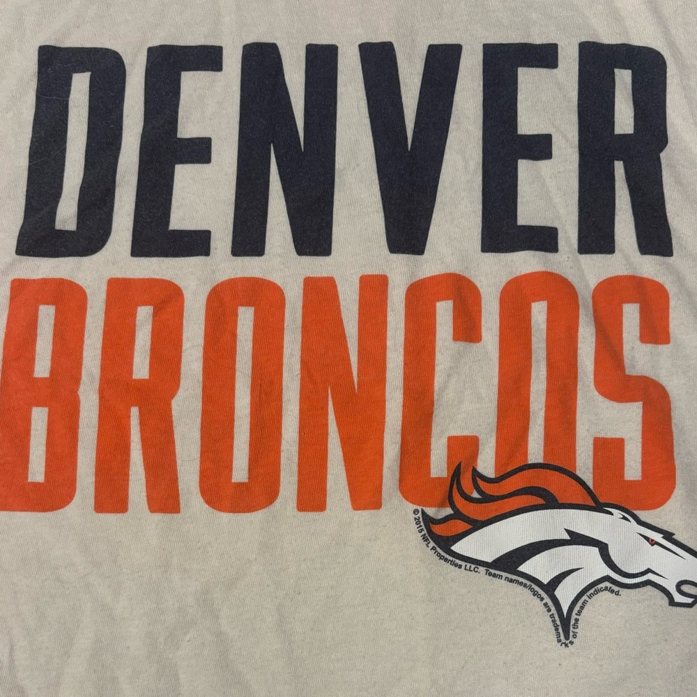 Denver Broncos Women’s NFL shirt- size S - Picture 3 of 5